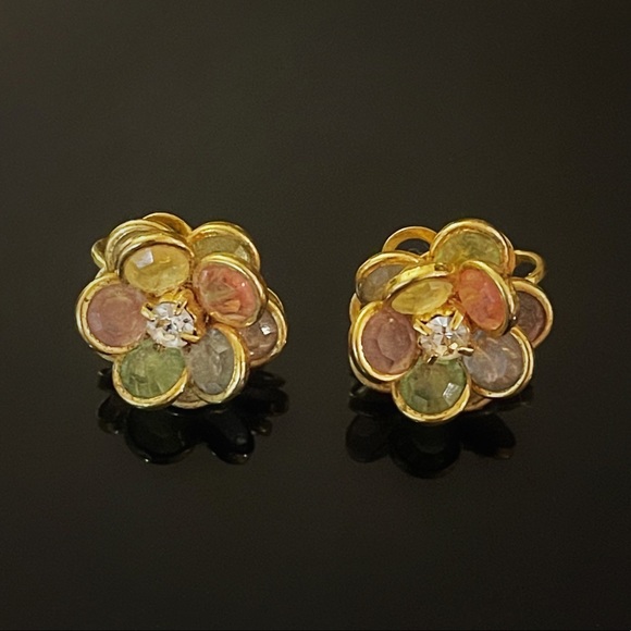 πΈ Stunning VTG Signed Avon Colorful Flower Clip On Earrings - Picture 1 of 2